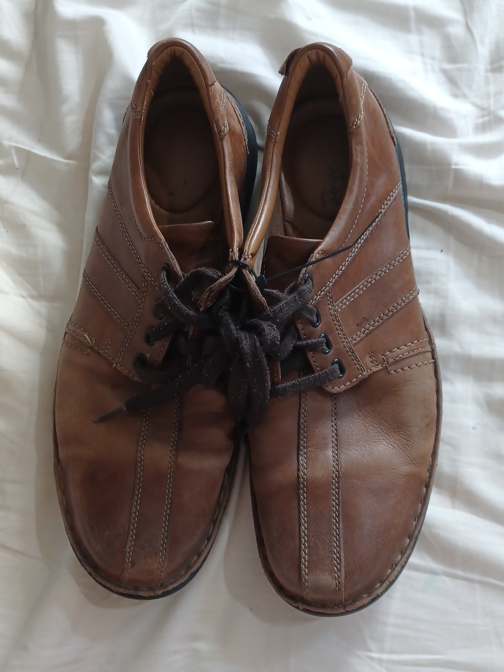 Clarks Tan Leather Lace-Up Derby Shoes